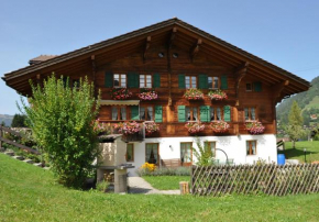 Alpenchalet Spiher Ferienwohnung EG